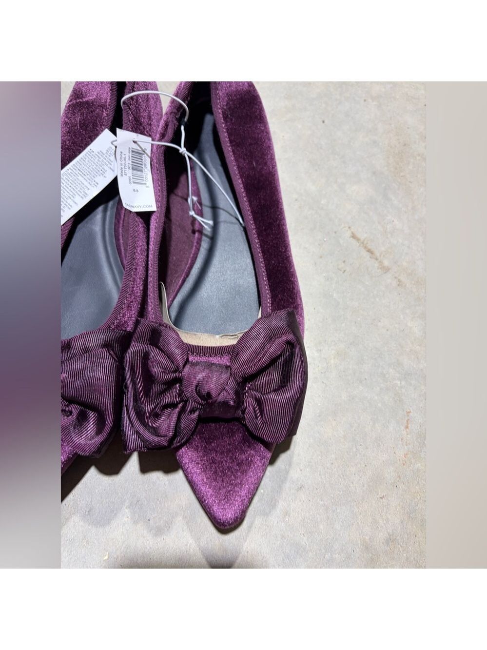 Old Navy Christmas Holidays Velvet Pointed-Toe Bow Ballet Flats NWT 8.5 Formal - Picture 6 of 8